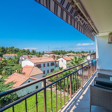 Apartment Lili Porec Esterno foto